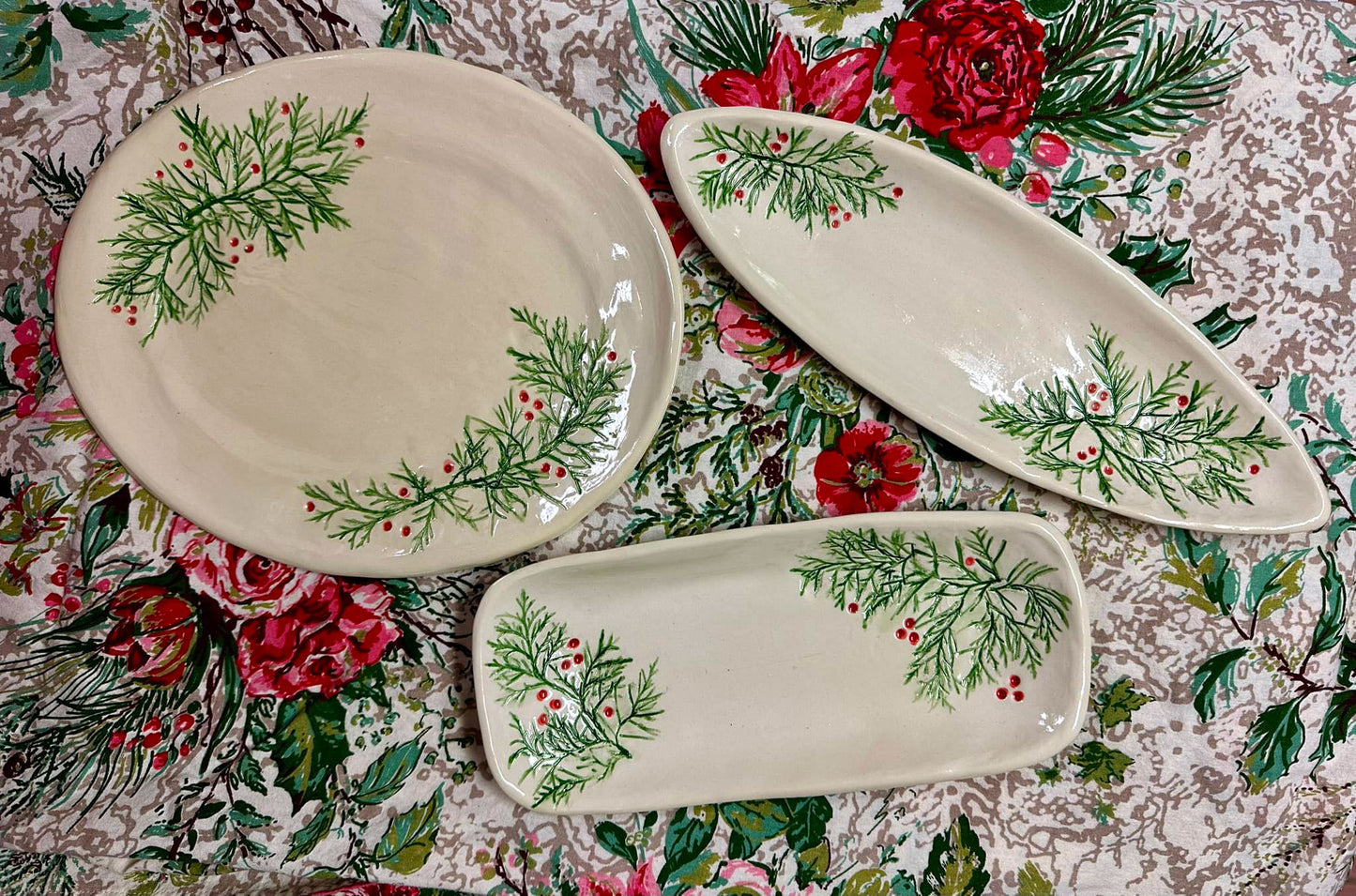 Ceramic Dishes - Holiday Red Berries